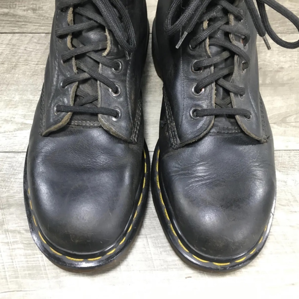 Vintage 1990's Doc Martens 1460 Black Leather Boots, size 8